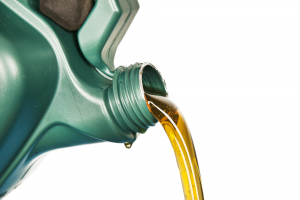 oil pouring