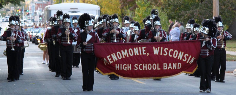 Menomonie homecoming parade
