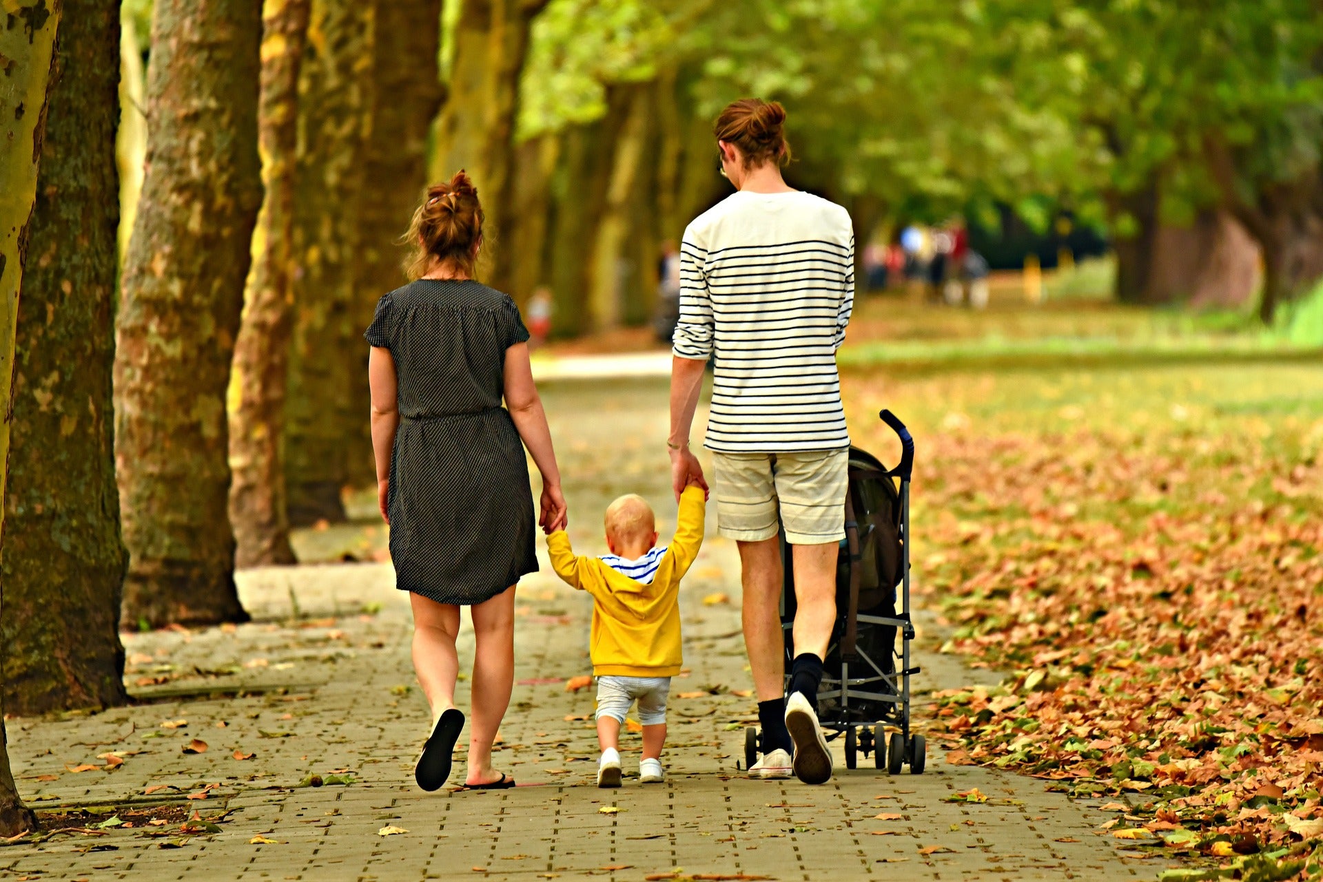 family-3602245_1920