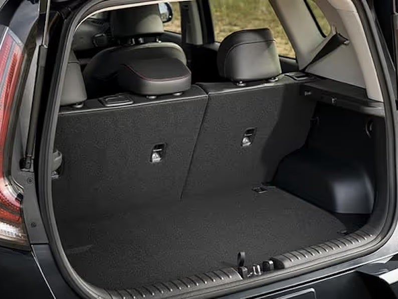 The pros and cons of the 2025 Kia Soul include distinctive styling and spacious interior, but lacks AWD and strong power output.