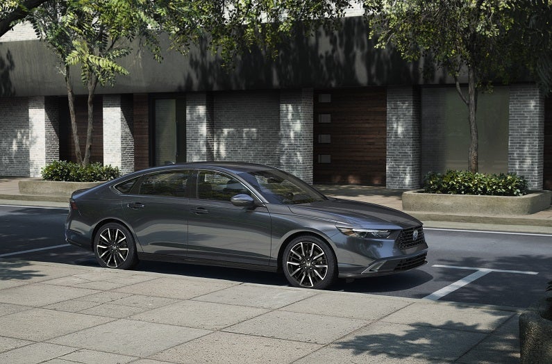 Before buying a Honda Accord, you need to know the pros & cons of the Honda Accord so you can make an informed decision.