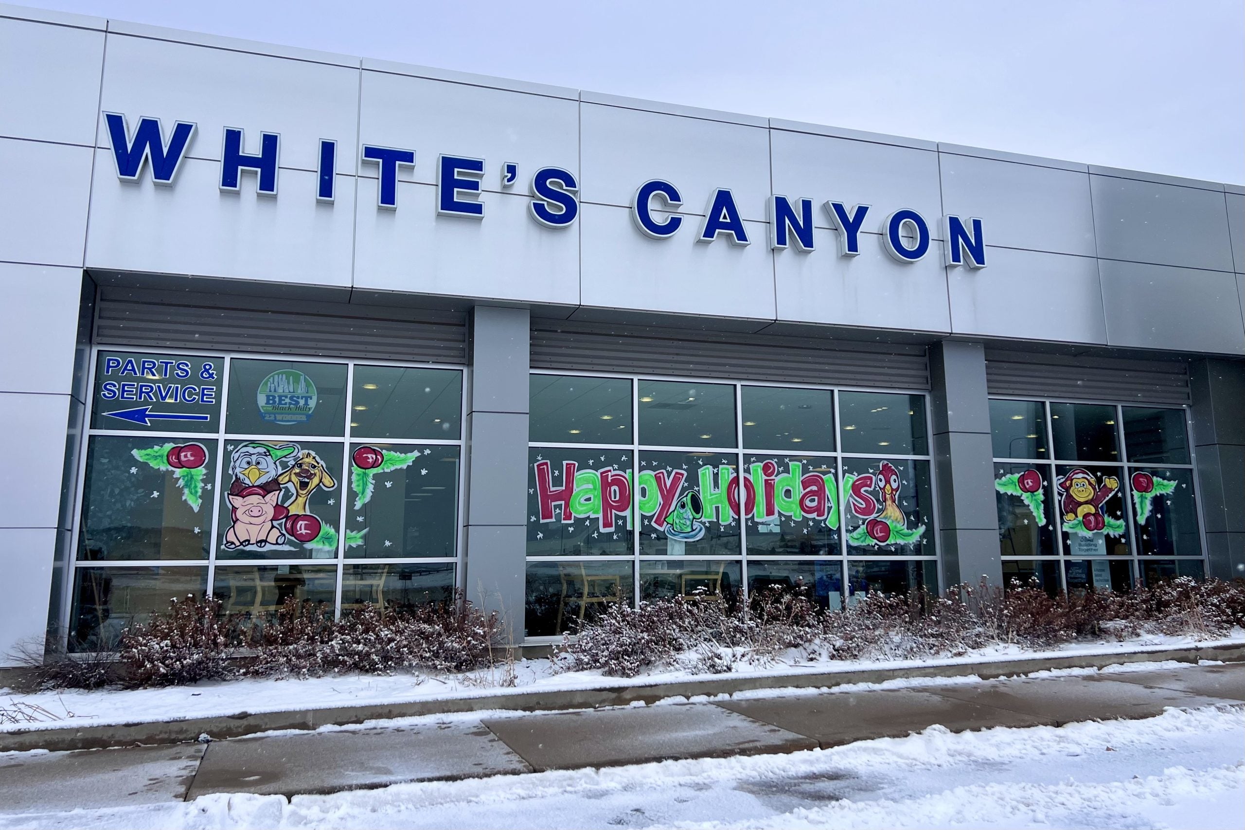 white's canyon ford & lincoln storefront
