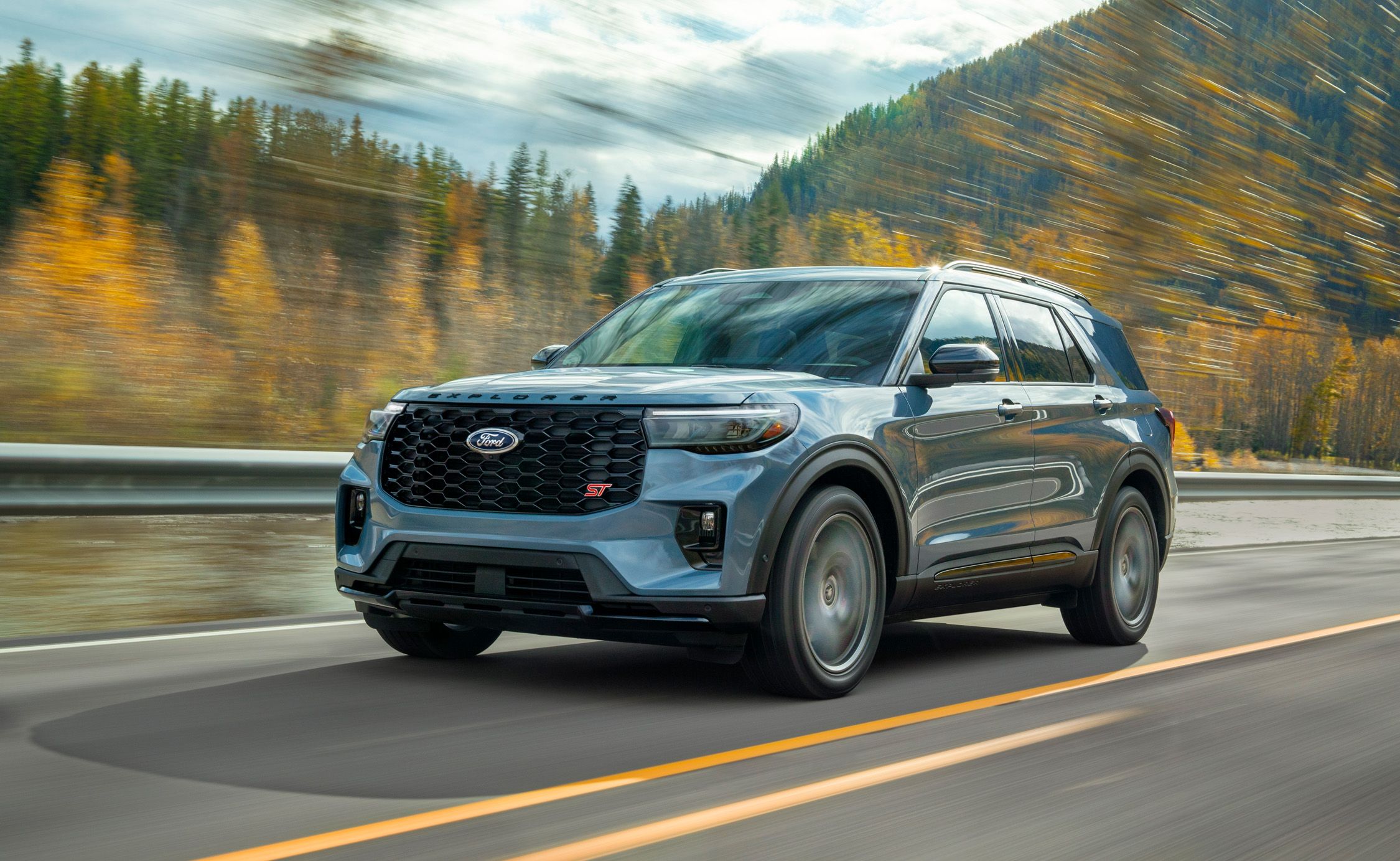2025-ford-explorer-st-110-65ba6d640cbb3