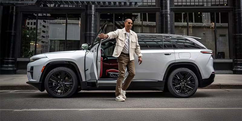 2025 Wagoneer S