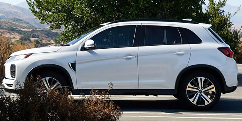 2022-mitsubishi-outlander-sport_landing-7