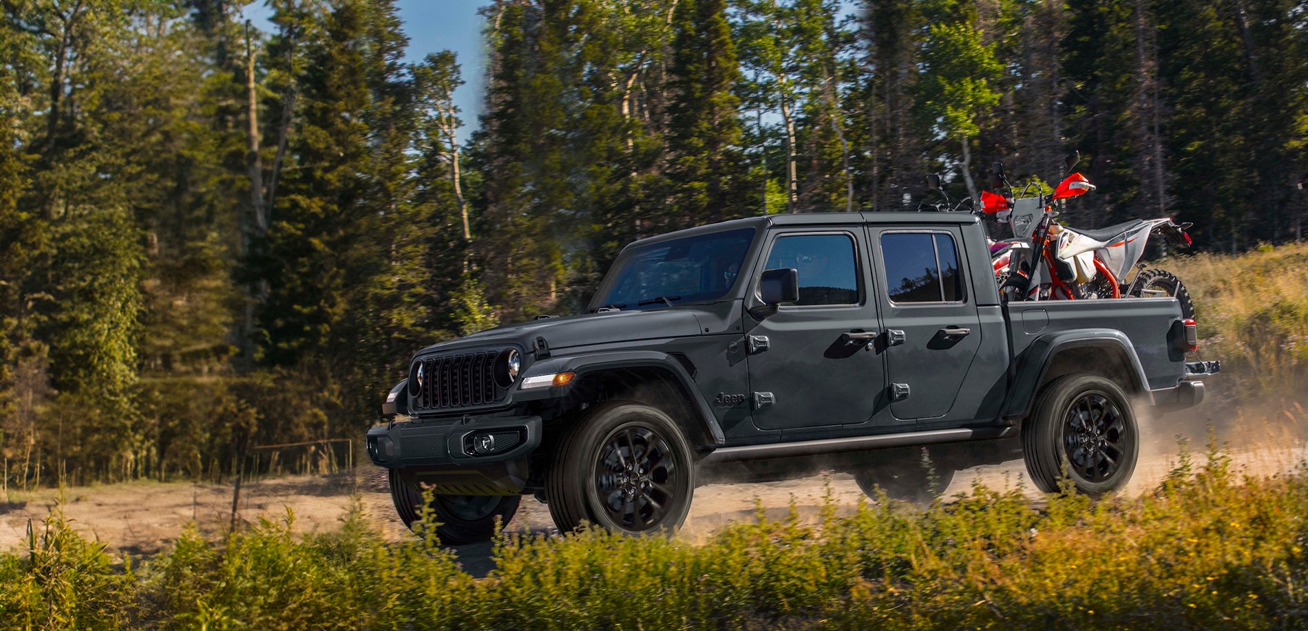 2025 Jeep® Gladiator NightHawk