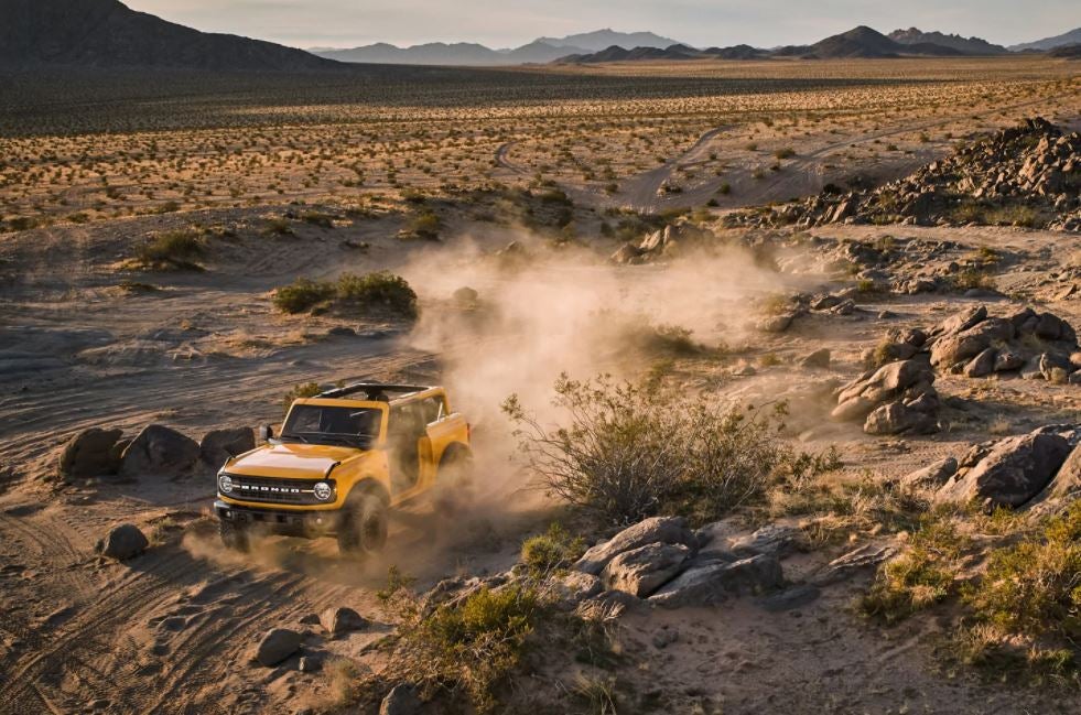 ford-bronco-off-road-driving