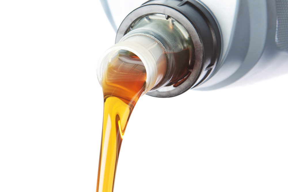 Synthetic_Oil_vs_Conventional_Oil_Whats_the_Difference_637614063489784351
