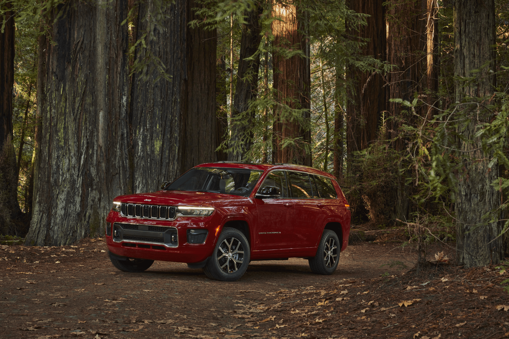 2021 Jeep Grand Cherokee Overland Red Forest