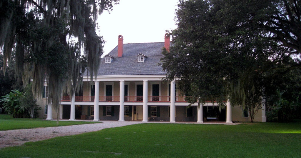 The walkway up to the Destrehan Plantation.