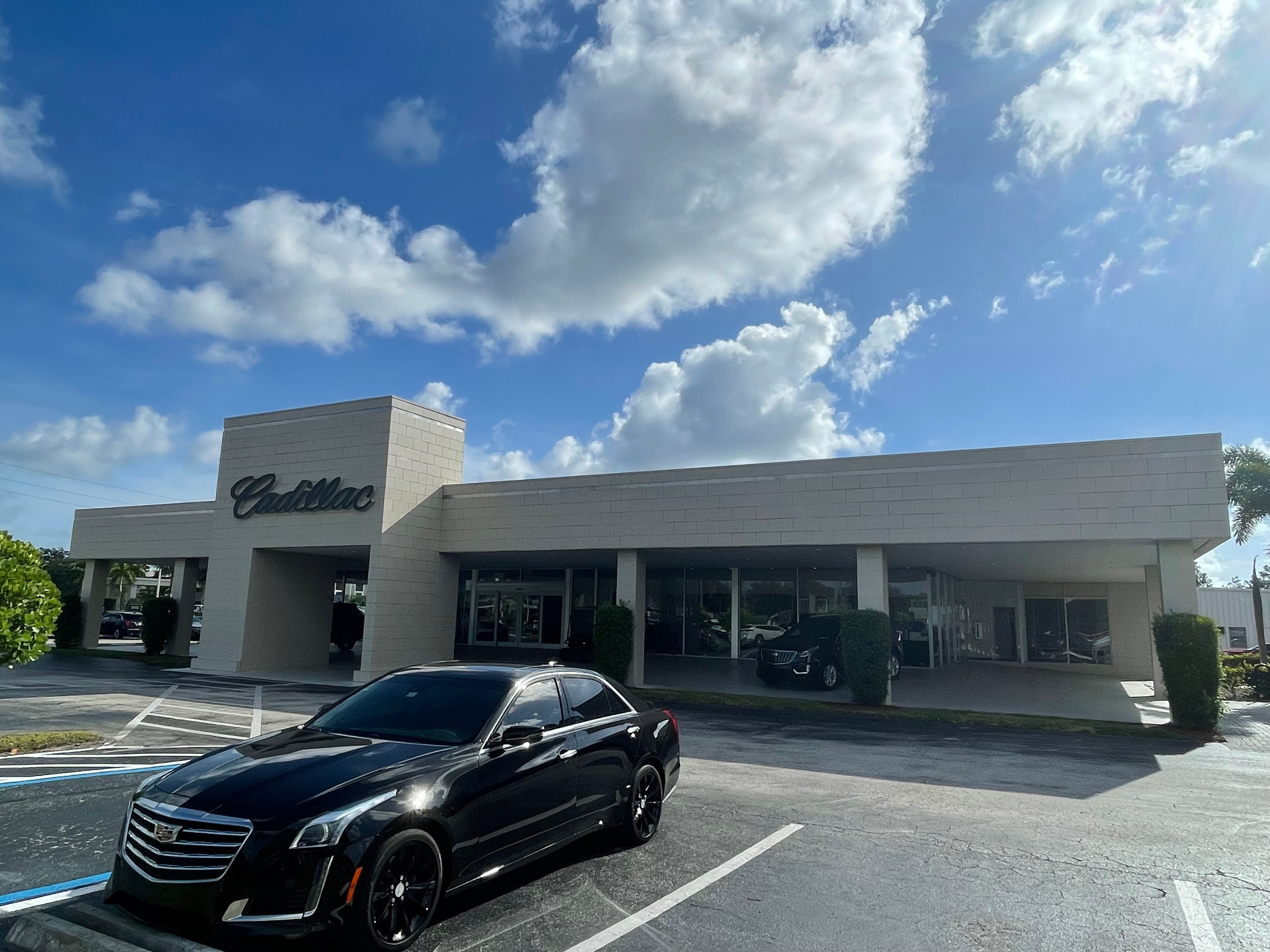 Cadillac Photo 1