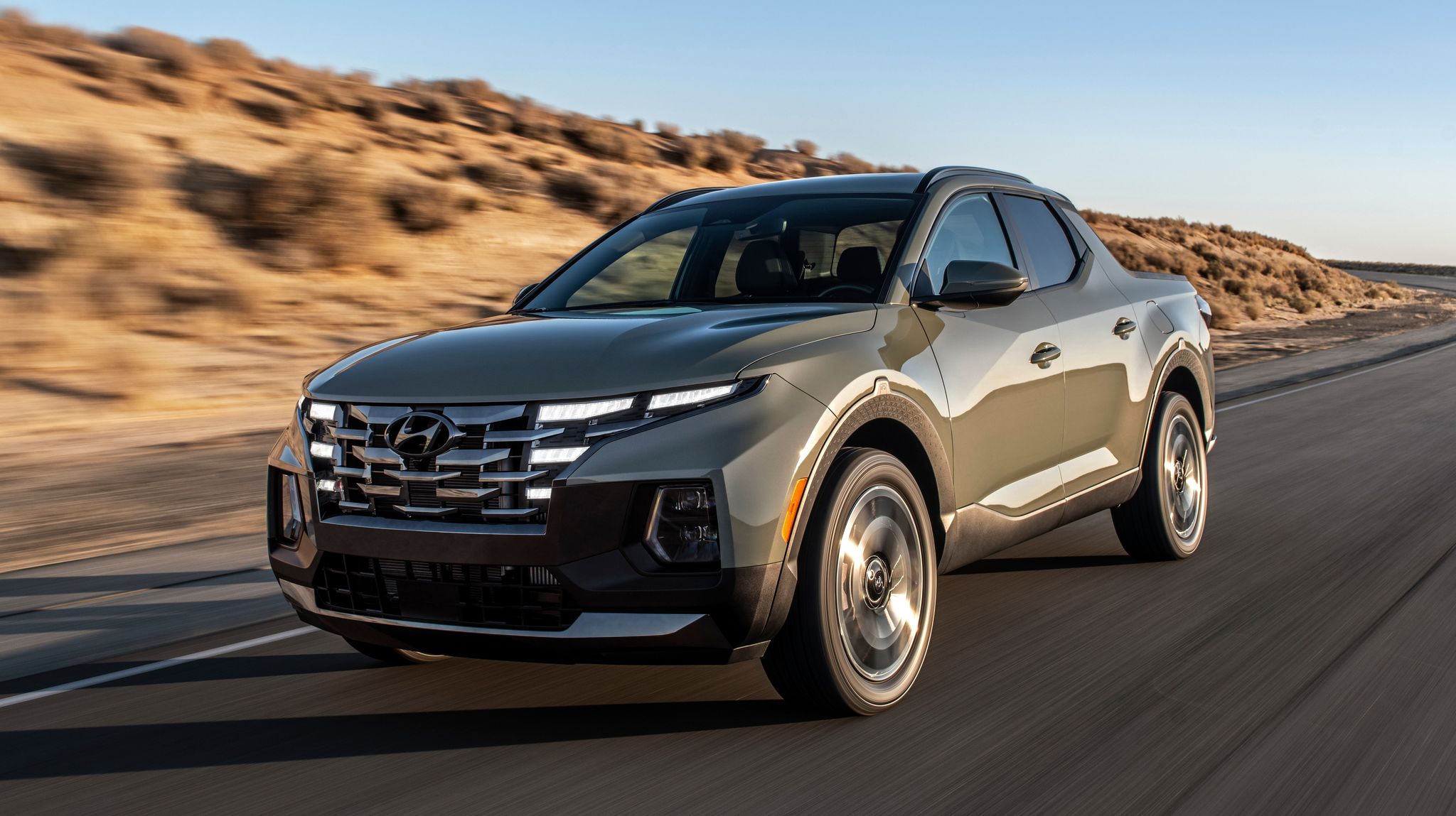 2022 Hyundai Santa Cruz driving down Treasure Coast back road.