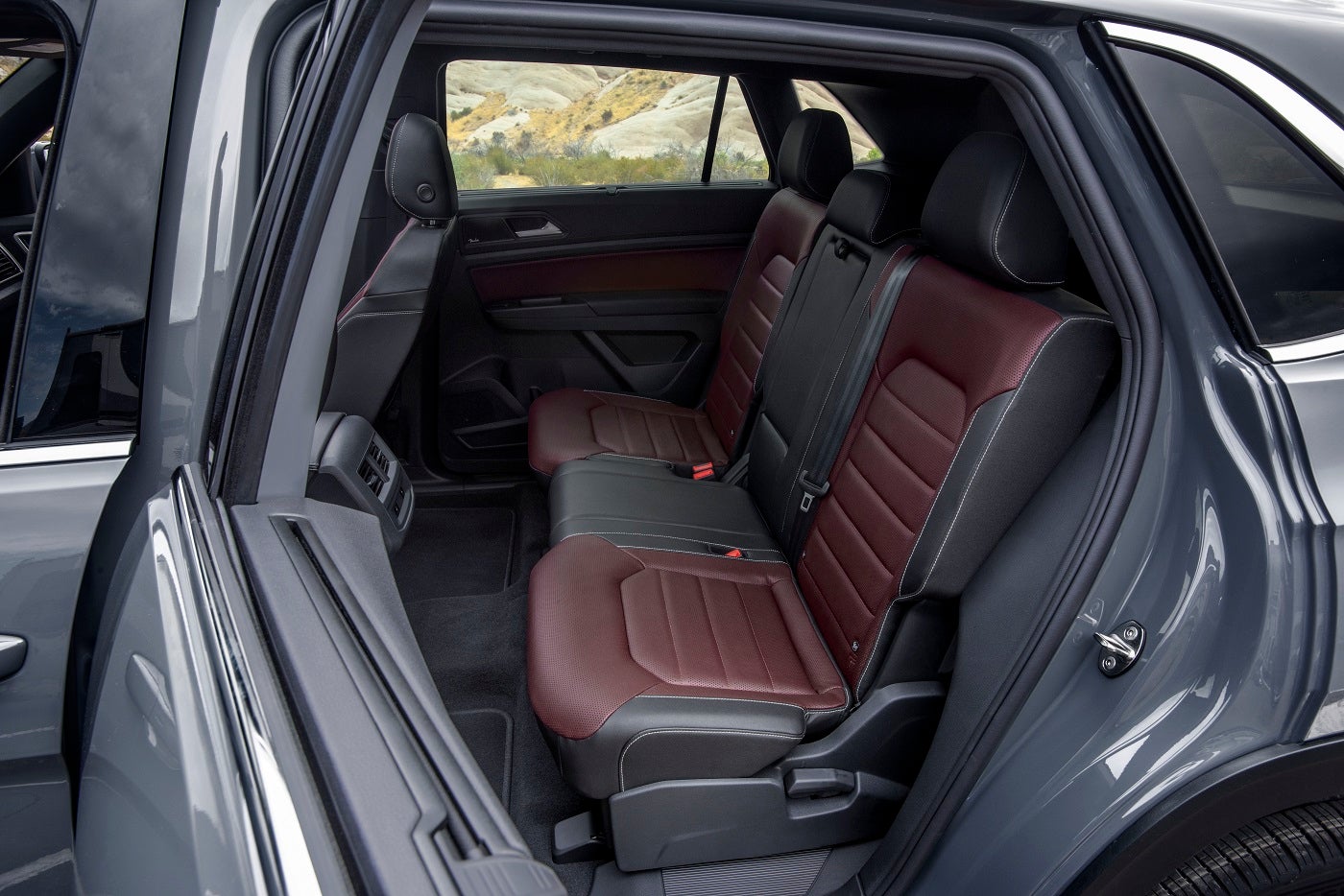 39 Best Pictures Vw Atlas Cross Sport Interior Dimensions - 2020 VW Atlas Cross Sport Adds Itself To SUV Coupe Segment ...