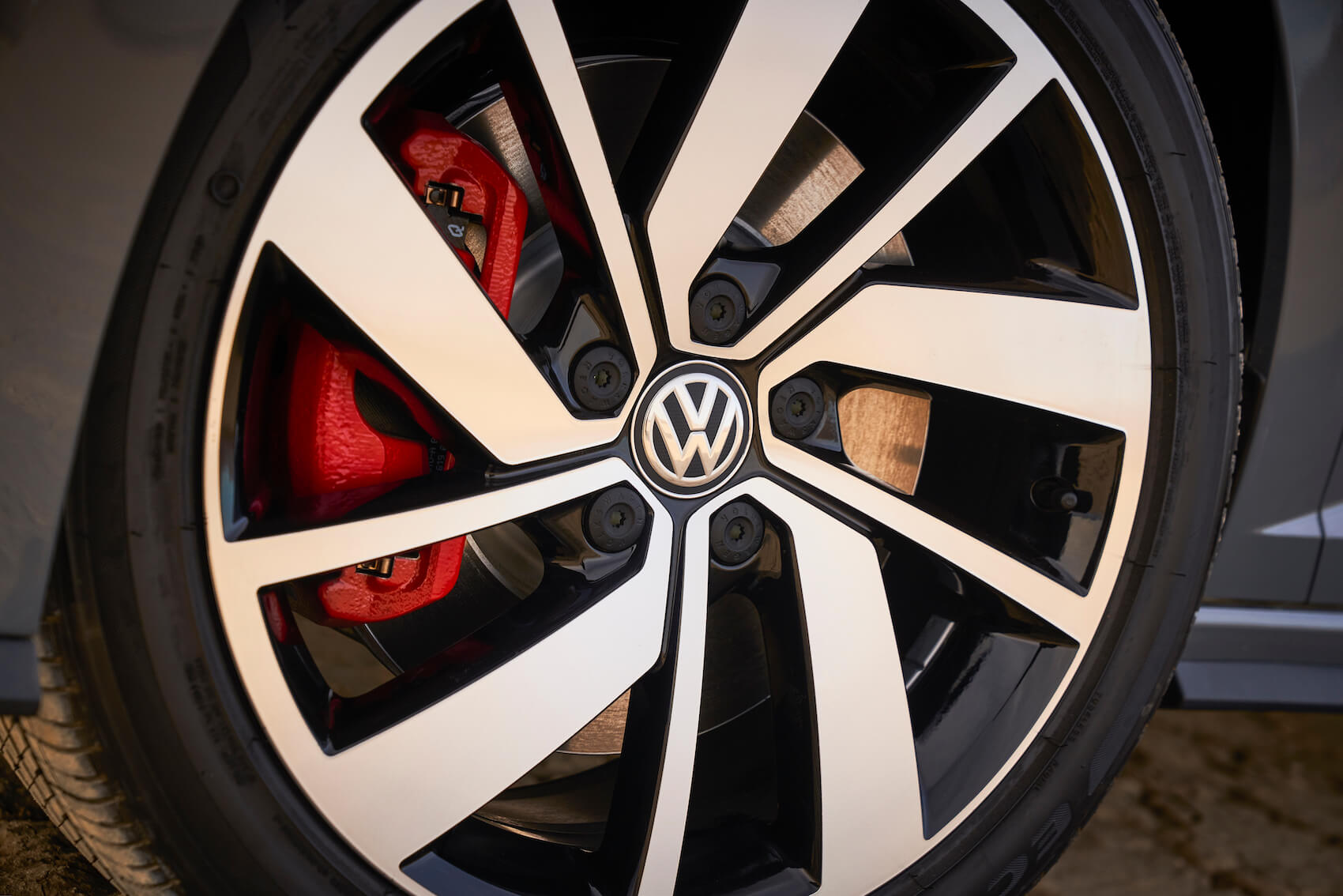 2020 Volkswagen Jetta tire