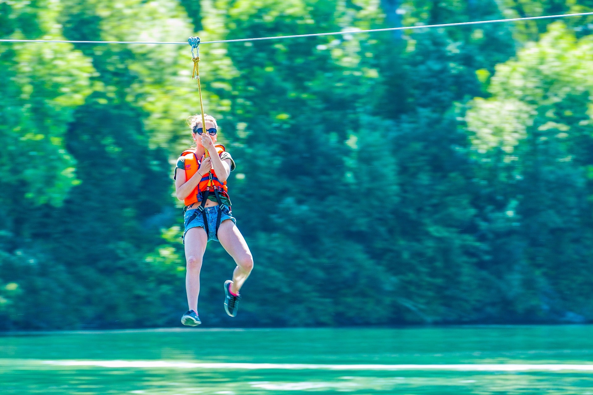 zipline-2447950_1920
