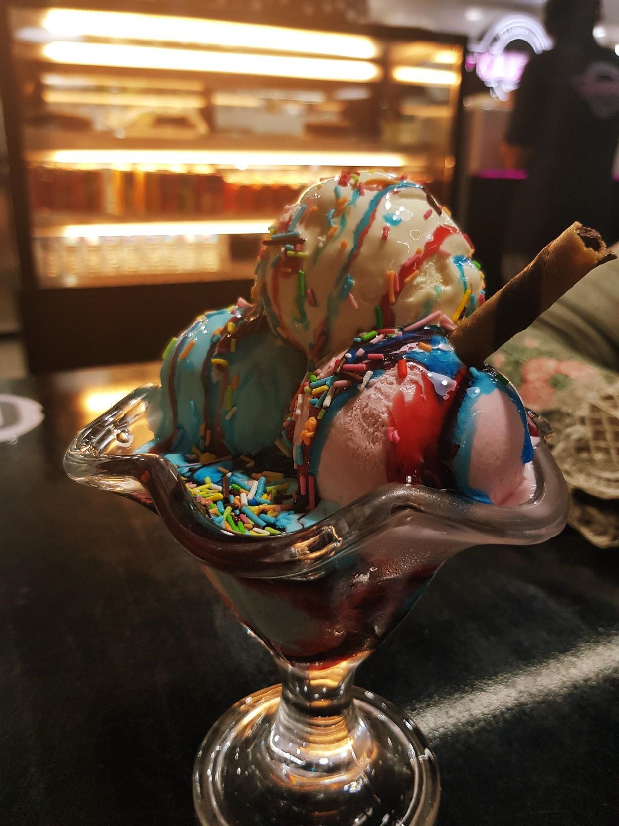 ice-cream-6316210_19201