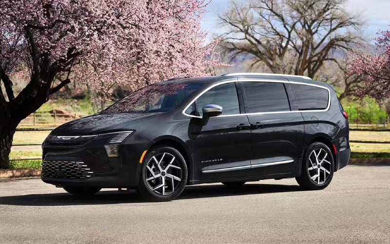 Why Stow ’n Go® in the 2027 Chrysler Pacifica Makes Life Easier around Sheboygan Falls, WI