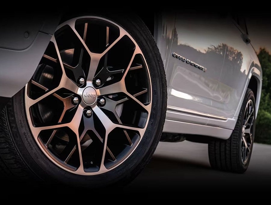 2024 Jeep Grand Cherokee 21-inch wheels