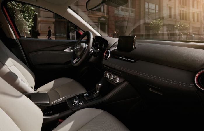 MY19_CX3_Brochure_Interior_005_R3