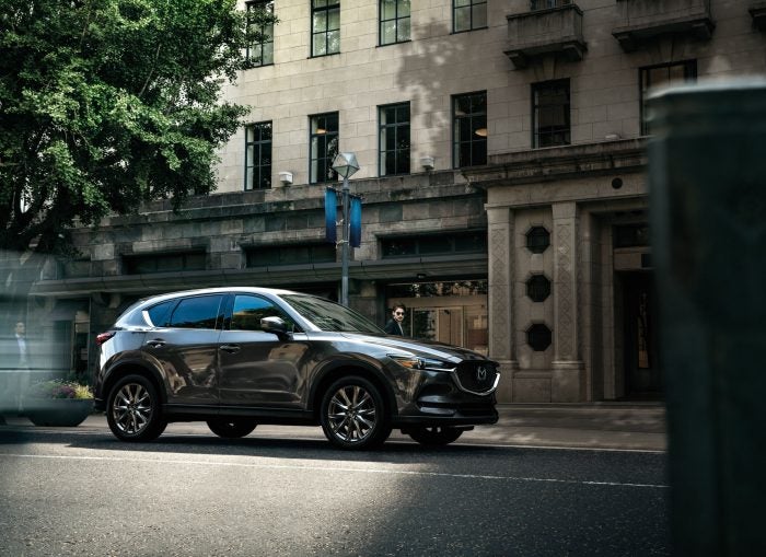 MY19_CX5_Brochure_Exterior_002_IFC_P1_R5