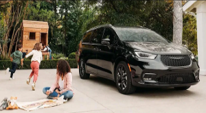 Black 2021 Chrysler Pacifica 