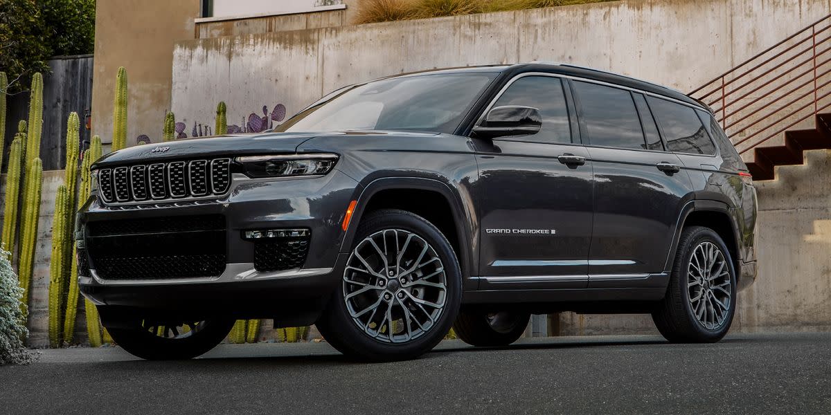2024 Jeep Grand Cherokee in driveway