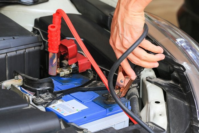 jump-start-battery-close