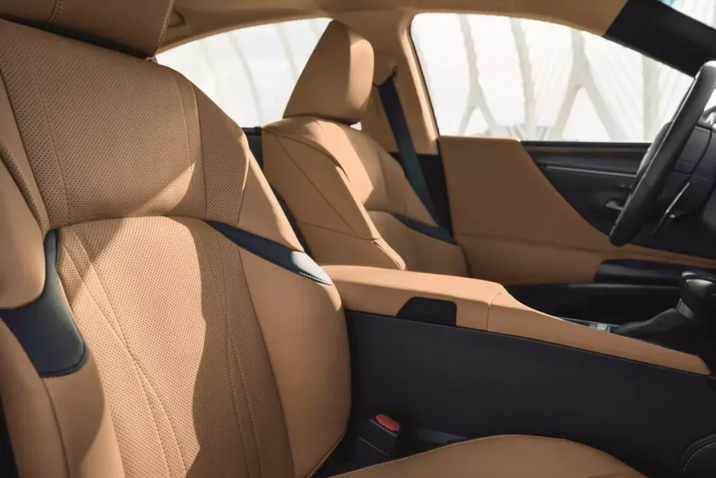 2025 Lexus ES Seats