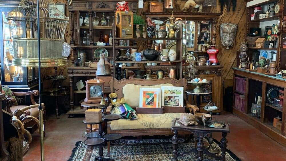 Antique Colony