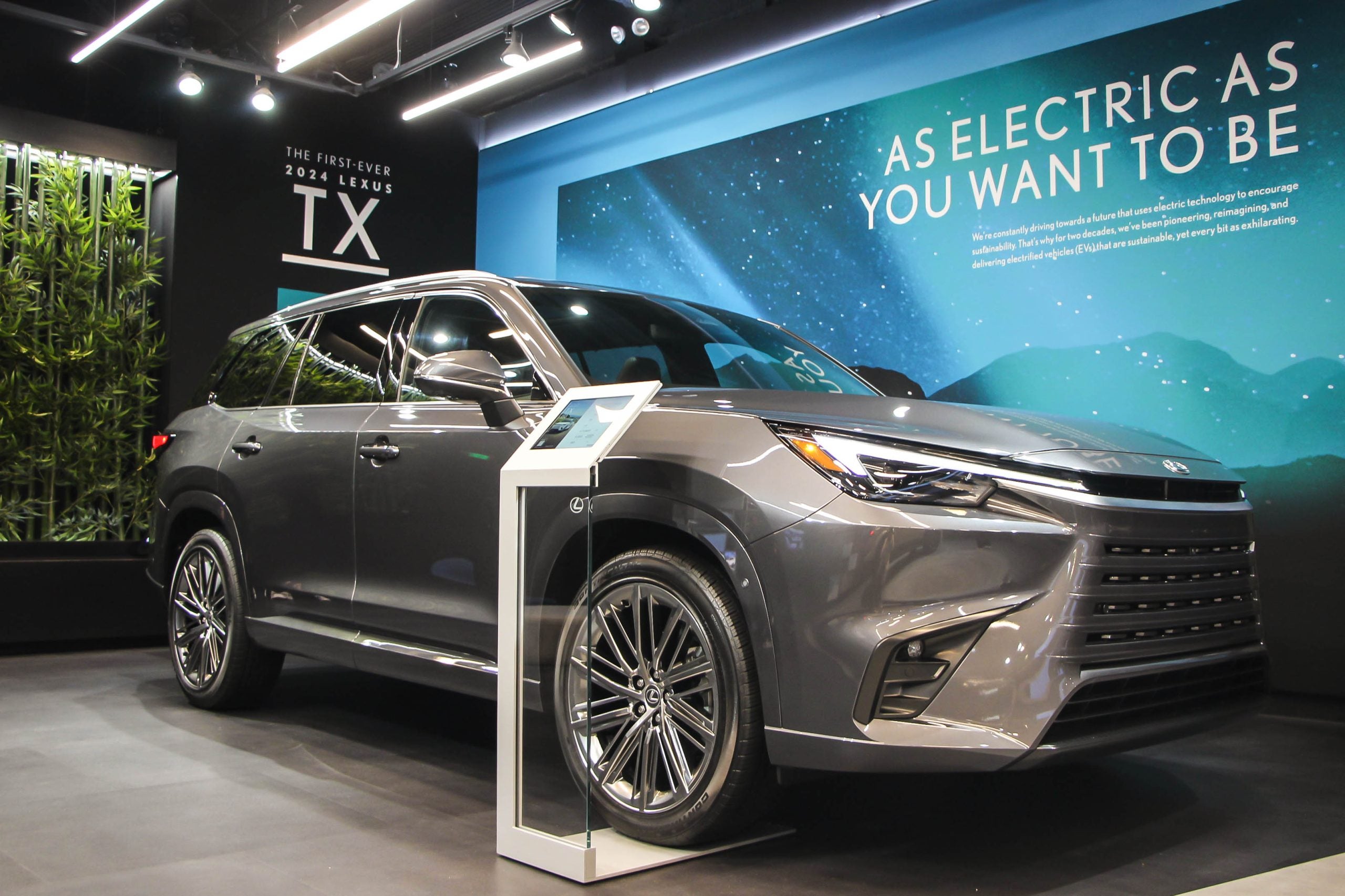 2024 Lexus TX Front