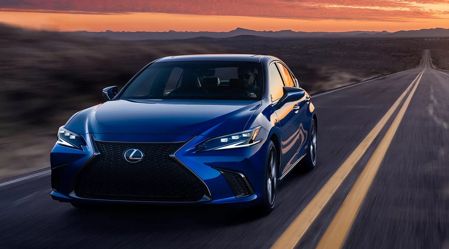 Lexus-ES-safety-header-desktop-1440x800-LEX-ESG-MY22-0074