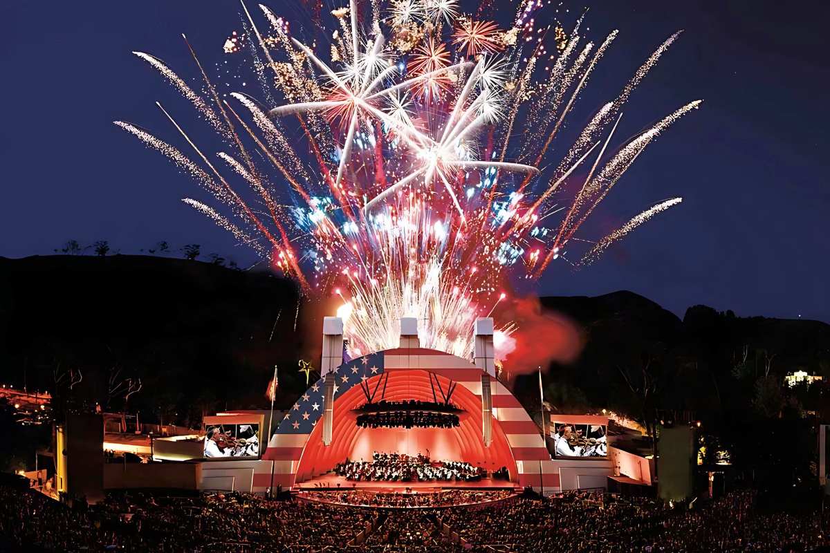 Hollywood Bowl – Fireworks Set to a Live Concert