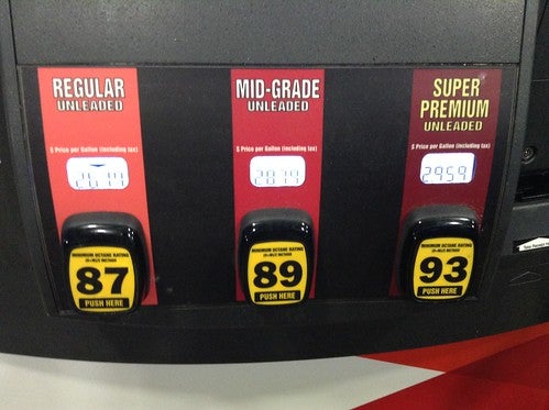 Gas Pump Leaded vs unleaded