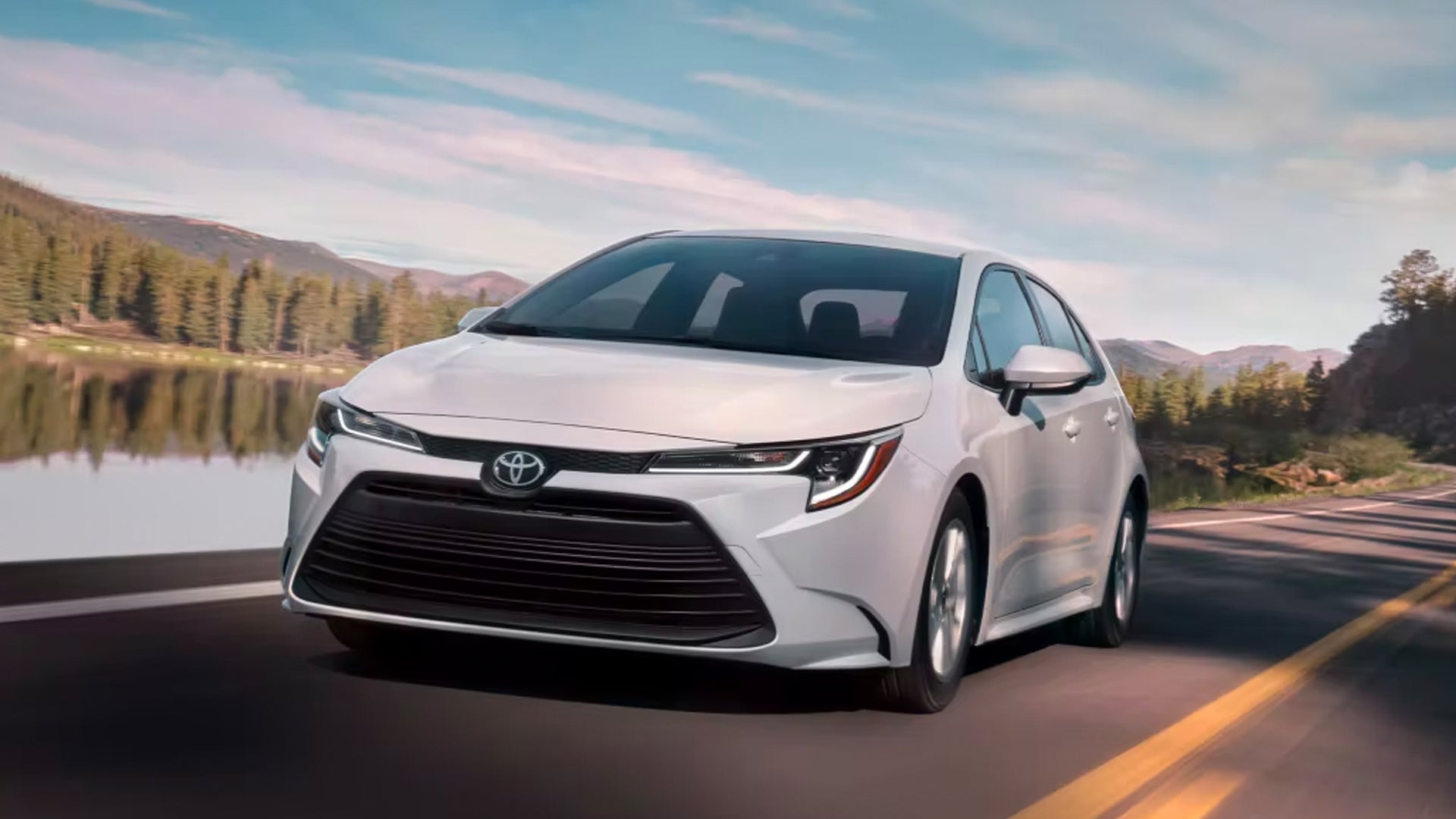 Toyota-Corolla-LE