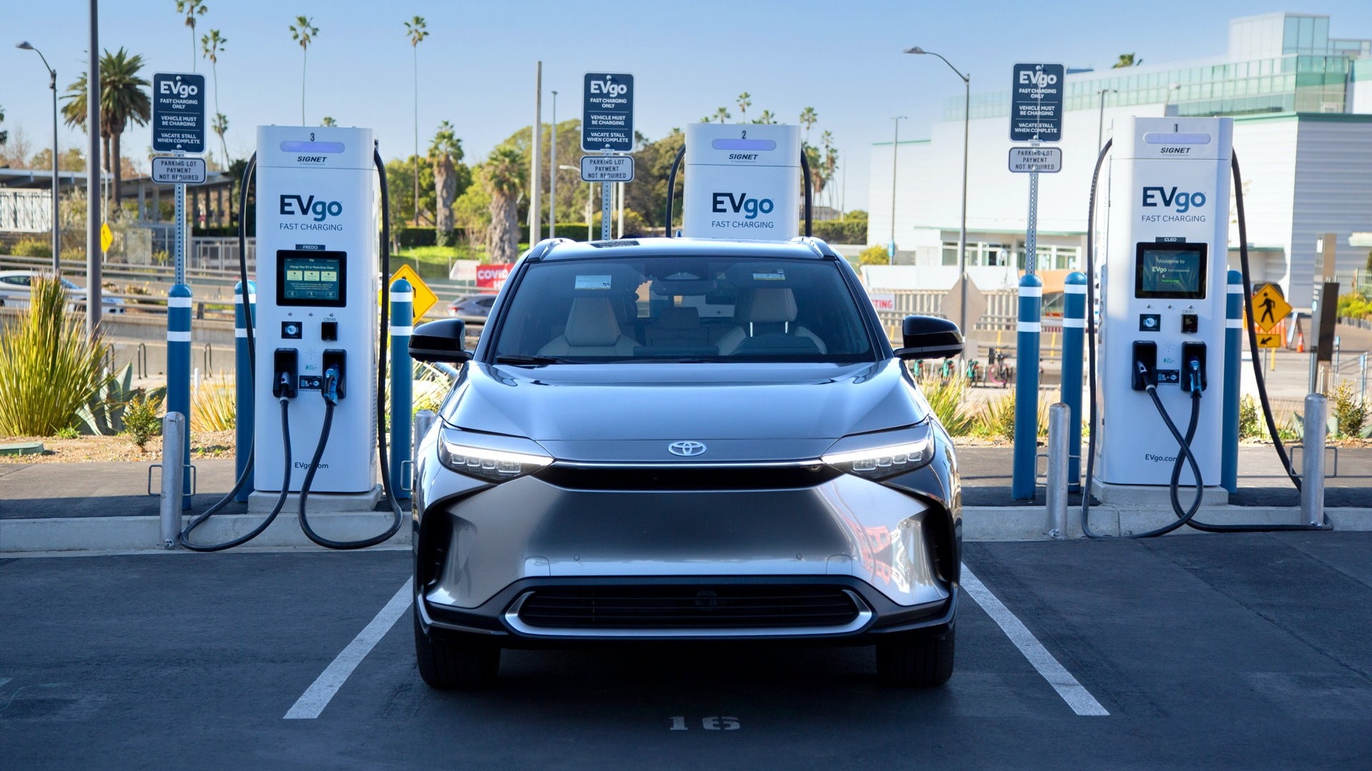 2023 Toyota BZ4X Charging