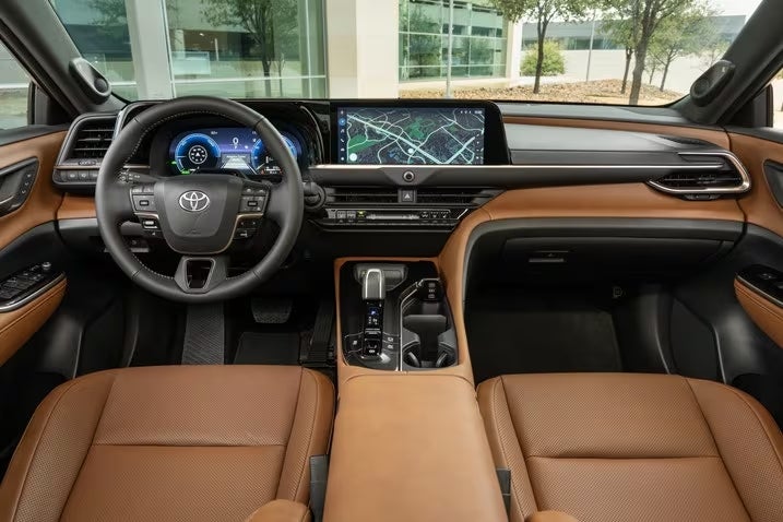2025 Toyota Crown Signia: Interior Showcase