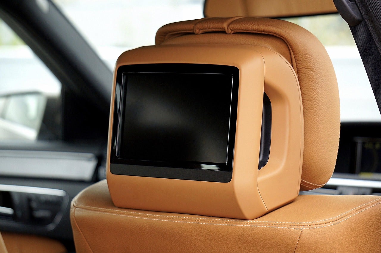 Rear entertainment system inside Cadillac XT6