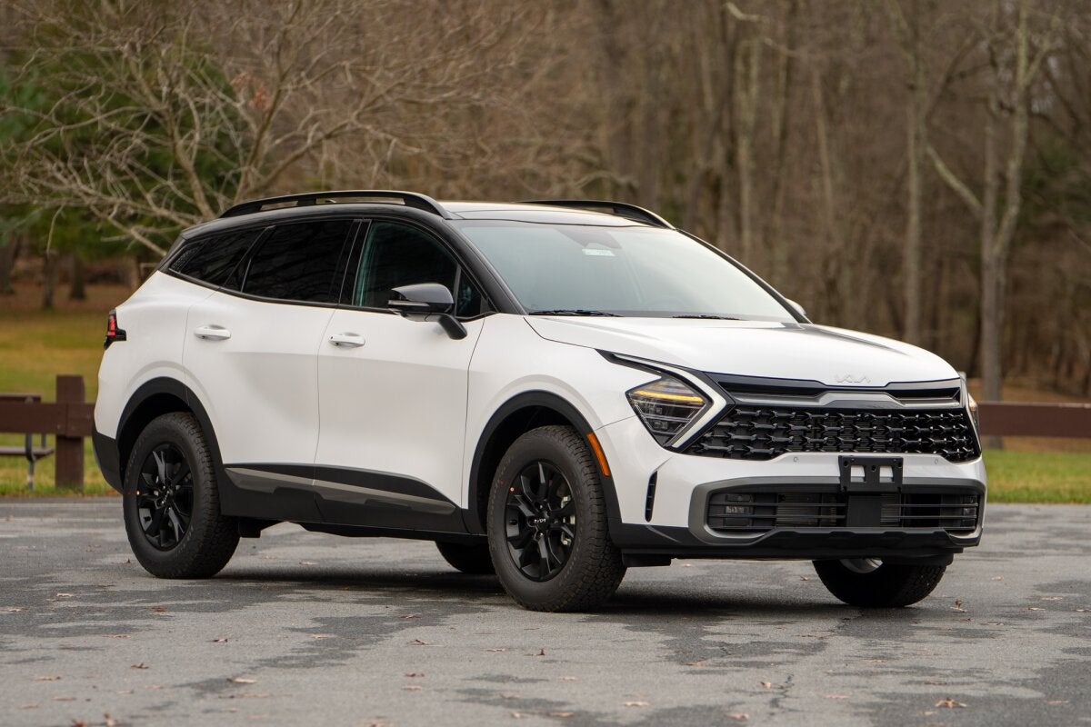 2024 Kia Sportage near treess
