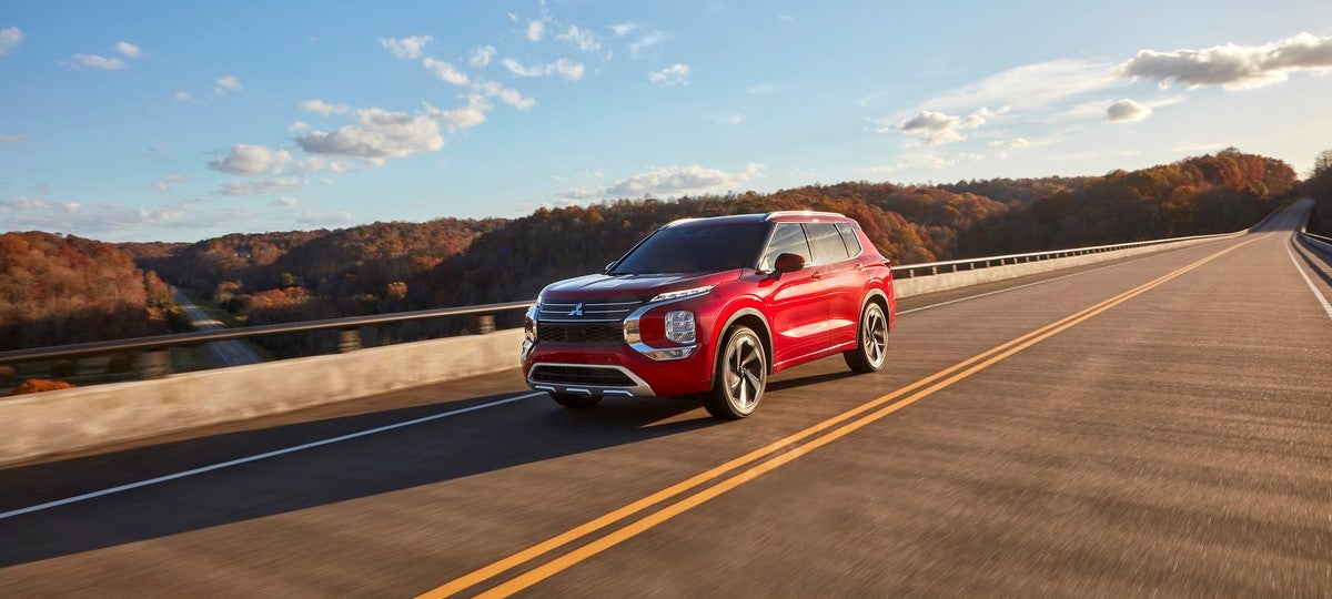 2022 Mitsubishi Outlander shown.