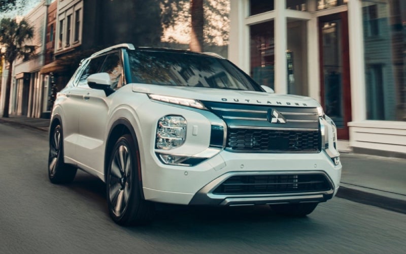 Which SUV offers more real-world cargo and seating versatility — 2026 Mitsubishi Outlander or 2026 Toyota RAV4 — for families near Williamstown, NJ?