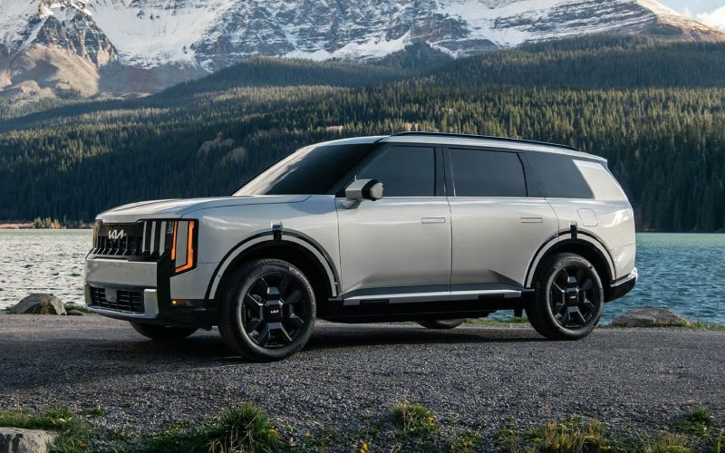 Smarter Parking and Passing around Atlantic City, NJ with the 2027 Kia Telluride Hybrid