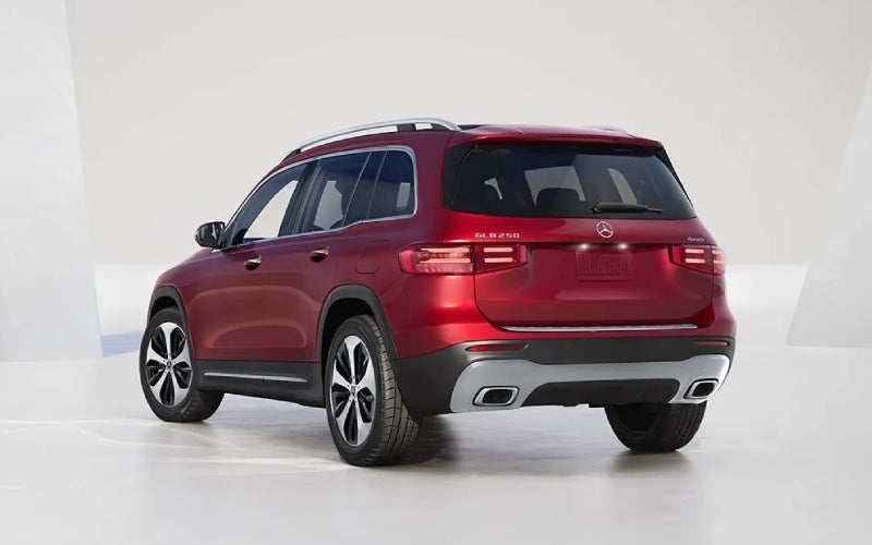 How the 2026 Mercedes-Benz GLB’s Flexible Seating and Voice-Control Tech Make Westport, CT Drives Easier