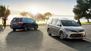 2 Toyota Siennas