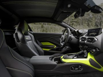 Aston-Martin-Vantage-3