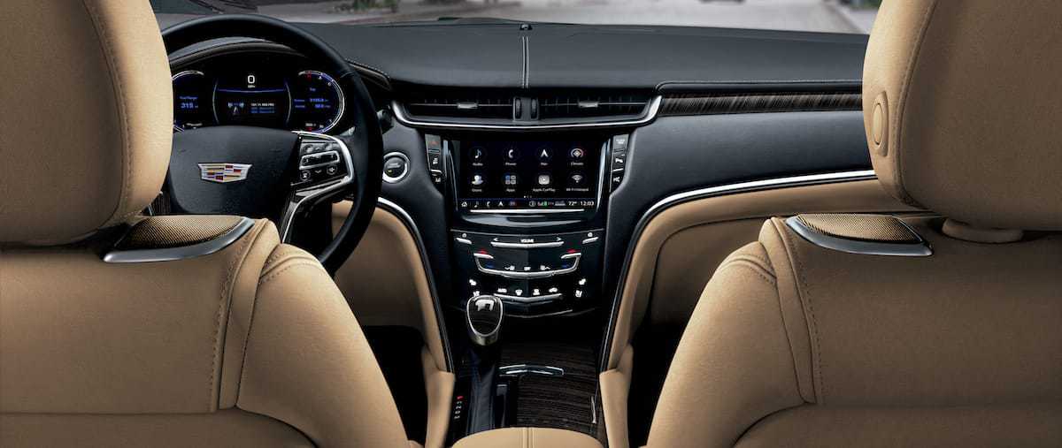 2019-Cadillac-XTS-3