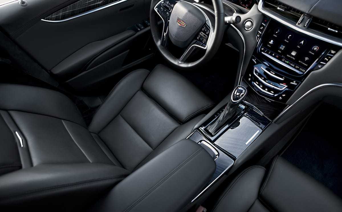 2019-Cadillac-XTS-2
