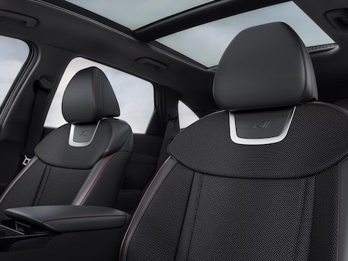 A pro of the 2025 Hyundai Tucson is the 2.5 liter 187 hp engine with hybrid powertrain options and advanced safety features.
