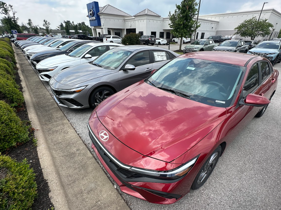 Lineup of new Hyundai sedans equipped with Hyundai SmartSense safety features