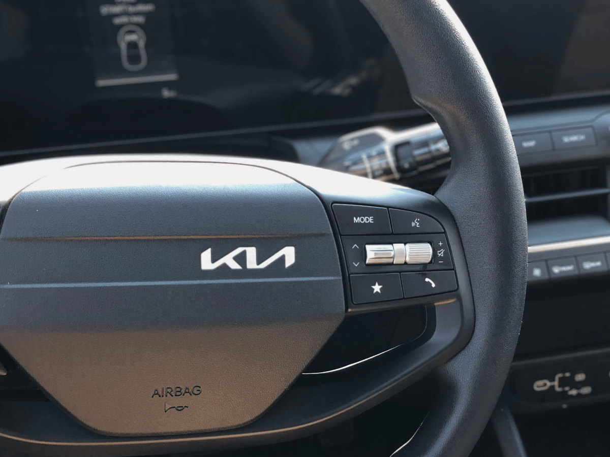 New Kia Steering Wheel with AI Assistant