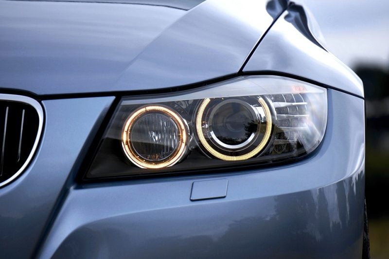 headlight-2459090_960_720